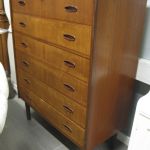 589 7571 CHEST OF DRAWERS